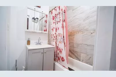 942 Tilden Street, Bronx, NY 10469 - Photo 5
