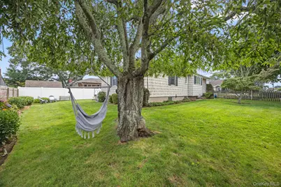 151 N East Boulevard, Massapequa, NY 11758 - Photo 21