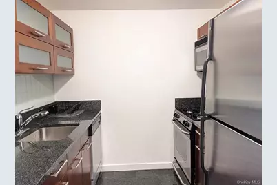 121 E 23rd Street #3F, New York, NY 10010 - Photo 3