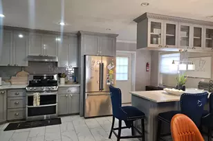 127 Amherst Rd, Valley Stream, NY 11581 - Photo 7