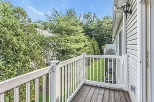 74 Miro Pl, Port Washington, NY 11050 - Photo 23