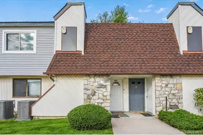 150 Pointe Circle N. #150, Coram, NY 11727 - Photo 1