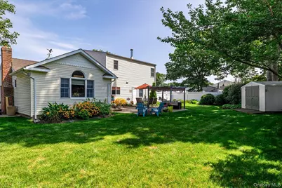 46 Berkshire Road, Holbrook, NY 11741 - Photo 23