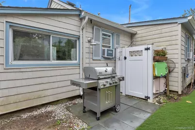 10 Mineola Court, Hampton Bays, NY 11946 - Photo 15
