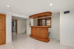 131 Stratford N, Roslyn Heights, NY 11577 - Photo 19