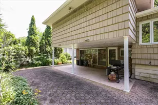 131 Stratford N, Roslyn Heights, NY 11577 - Photo 23