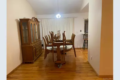 18 Greenwich Road, Smithtown, NY 11787 - Photo 7