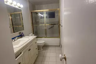 18 Greenwich Rd, Smithtown, NY 11787 - Photo 9