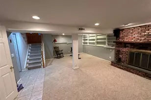 18 Greenwich Rd, Smithtown, NY 11787 - Photo 15