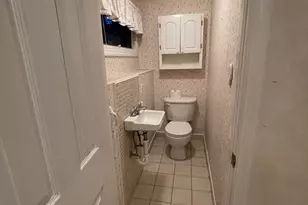 18 Greenwich Rd, Smithtown, NY 11787 - Photo 11