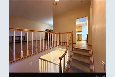 18 Greenwich Road, Smithtown, NY 11787 - Photo 17