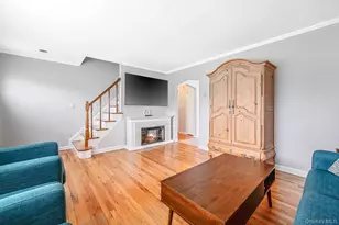 13 Maple Dr, Lindenhurst, NY 11757 - Photo 7