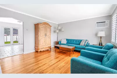 13 Maple Drive, Lindenhurst, NY 11757 - Photo 5