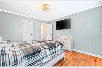 13 Maple Drive, Lindenhurst, NY 11757 - Photo 15
