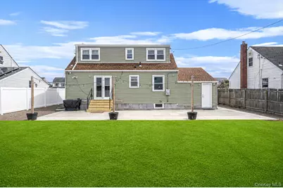 13 Maple Drive, Lindenhurst, NY 11757 - Photo 31