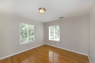 39 Nesaquake Ave, Port Washington, NY 11050 - Photo 15