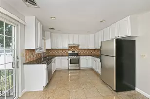 39 Nesaquake Ave, Port Washington, NY 11050 - Photo 9