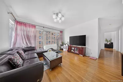 71-28 163rd Street #2A, Fresh Meadows, NY 11365 - Photo 3