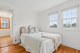32 Cambridge Ave, Garden City, NY 11530 - Photo 17