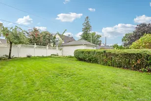 32 Cambridge Ave, Garden City, NY 11530 - Photo 25