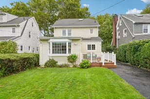 32 Cambridge Ave, Garden City, NY 11530 - Photo 23