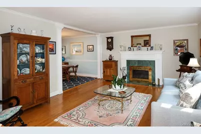 40 Plymouth Drive S, Glen Head, NY 11545 - Photo 5