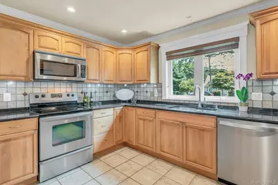 360 Bayport Avenue, Bayport, NY 11705 - Photo 17