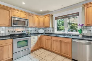 360 Bayport Ave, Bayport, NY 11705 - Photo 17