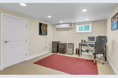 360 Bayport Avenue, Bayport, NY 11705 - Photo 31