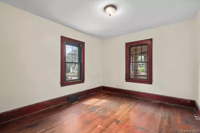 37 Yates Avenue, Poughkeepsie, NY 12601 - Photo 9