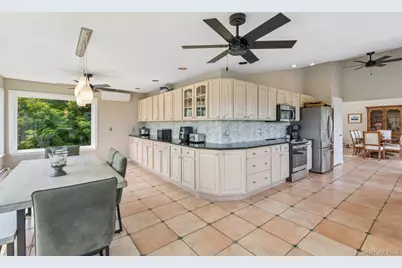 588 E. Long Beach Road, Nissequogue, NY 11780 - Photo 13