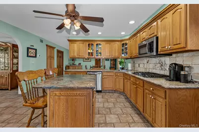 498 Cedarhurst Avenue, Cedarhurst, NY 11516 - Photo 3