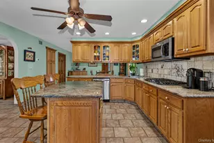 498 Cedarhurst Ave, Cedarhurst, NY 11516 - Photo 3