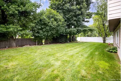 19 Jerold Street, Plainview, NY 11803 - Photo 25