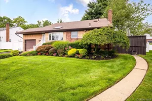 19 Jerold St, Plainview, NY 11803 - Photo 3