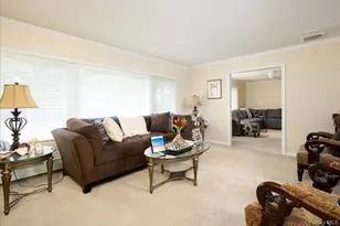 19 Jerold St, Plainview, NY 11803 - Photo 5