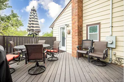 19 Jerold Street, Plainview, NY 11803 - Photo 23