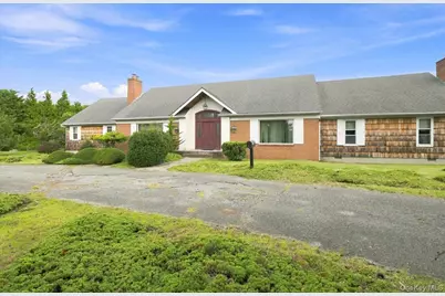 3 The Moor, East Islip, NY 11730 - Photo 3