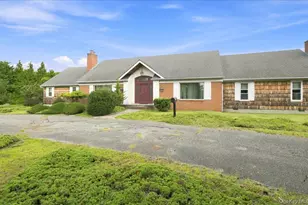 3 The Moor, East Islip, NY 11730 - Photo 3