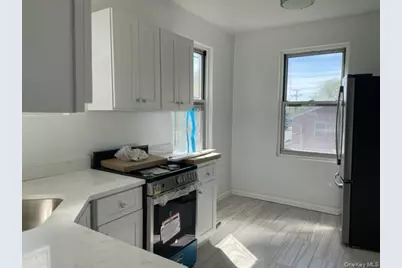 285 Central Avenue #E5, Lawrence, NY 11559 - Photo 3