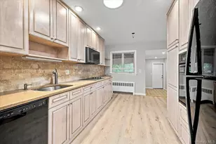 180 Boston Ave, Massapequa, NY 11758 - Photo 7
