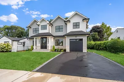 93 Morton Boulevard, Plainview, NY 11803 - Photo 3