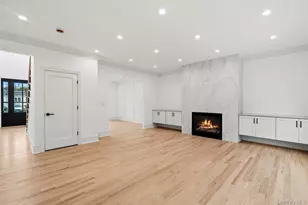 93 Morton Blvd, Plainview, NY 11803 - Photo 11