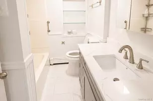 4 Brown St, West Babylon, NY 11704 - Photo 7