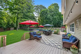 43 Barrow Ct, Huntington, NY 11743 - Photo 21