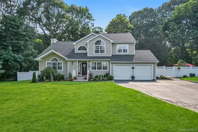 43 Barrow Court, Huntington, NY 11743 - Photo 1