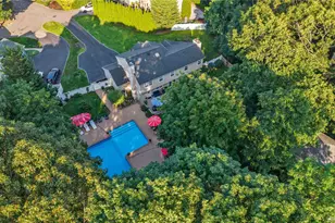 43 Barrow Ct, Huntington, NY 11743 - Photo 35