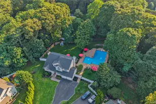 43 Barrow Ct, Huntington, NY 11743 - Photo 39