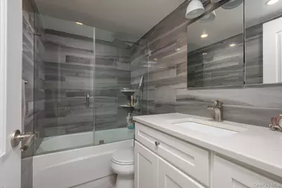 944 Cathedral Avenue, Franklin Square, NY 11010 - Photo 11