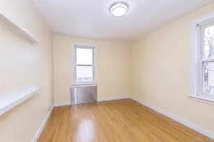 110 Brooklyn Ave, Freeport, NY 11520 - Photo 9